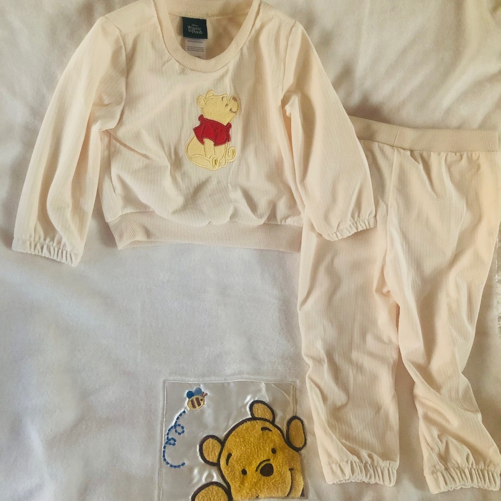Just in NWOT Disney Winnie the Pooh Ribbed Velour long sleeve top and pants set